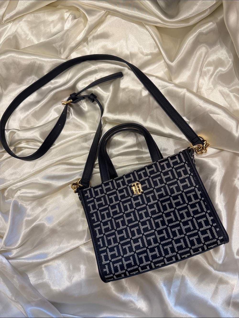 Tommy Hilfiger Navy Bag